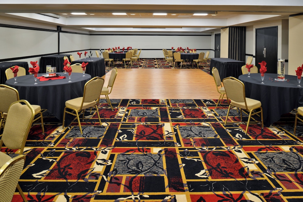 Hawthorne Inn and Conference Center - photo 44