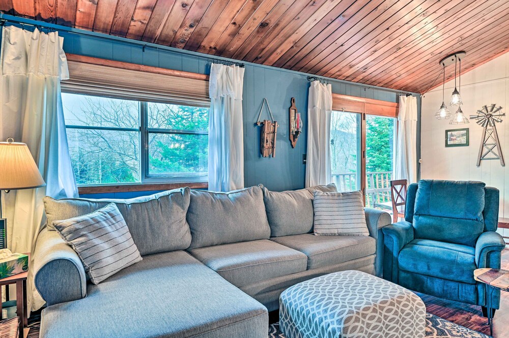 Cozy Catskills Escape 3 Mi to Plattekill Mtn in Roxbury, United States