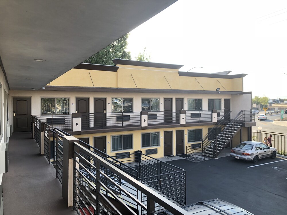Starlight Inn South El Monte - photo 25