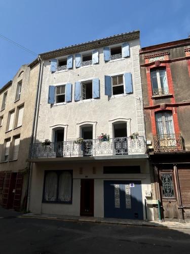 Tout Le Monde in Quillan, France