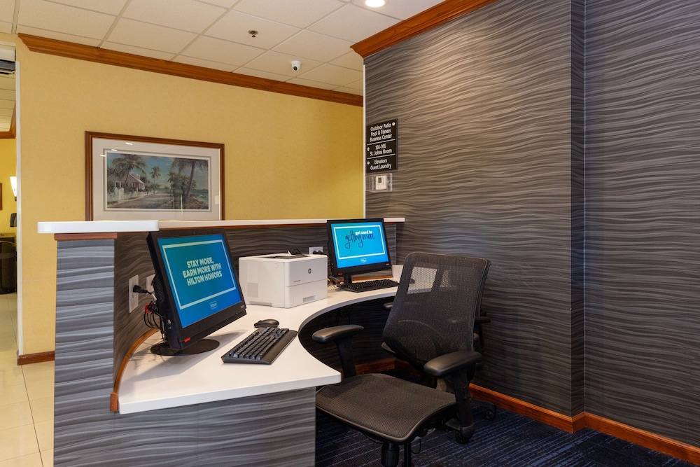 Hampton Inn & Suites Jacksonville Deerwood Park - photo 73