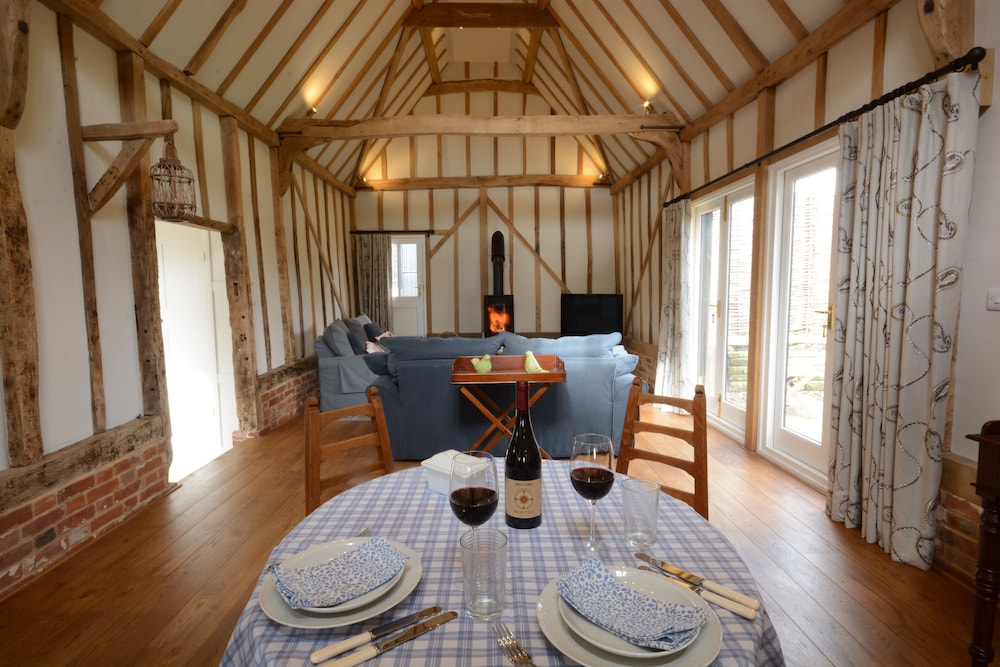 Bird Cottage Burgh — 4-Star Luxury Hotel in Grundisburgh, United Kingdom
