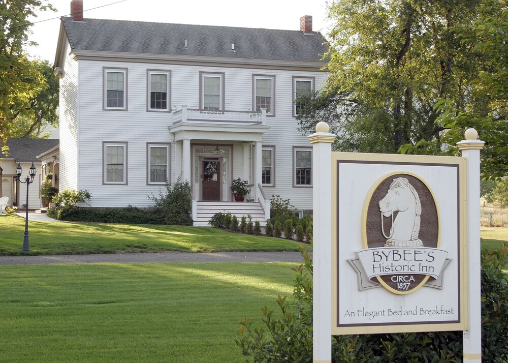 Bybee's Historic Inn - last minute hotel in Central Point