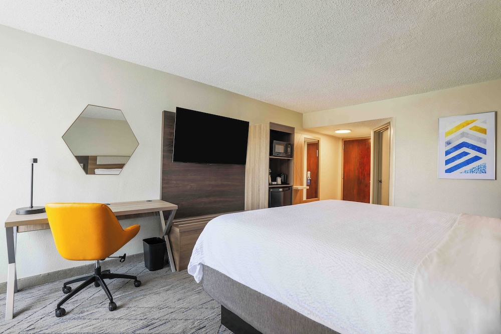 Holiday Inn Express Burlington by IHG - photo 16