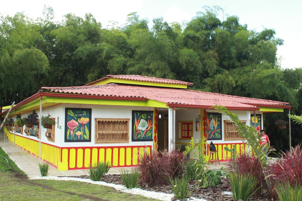 Bamboo Hotel Boutique — Filandia