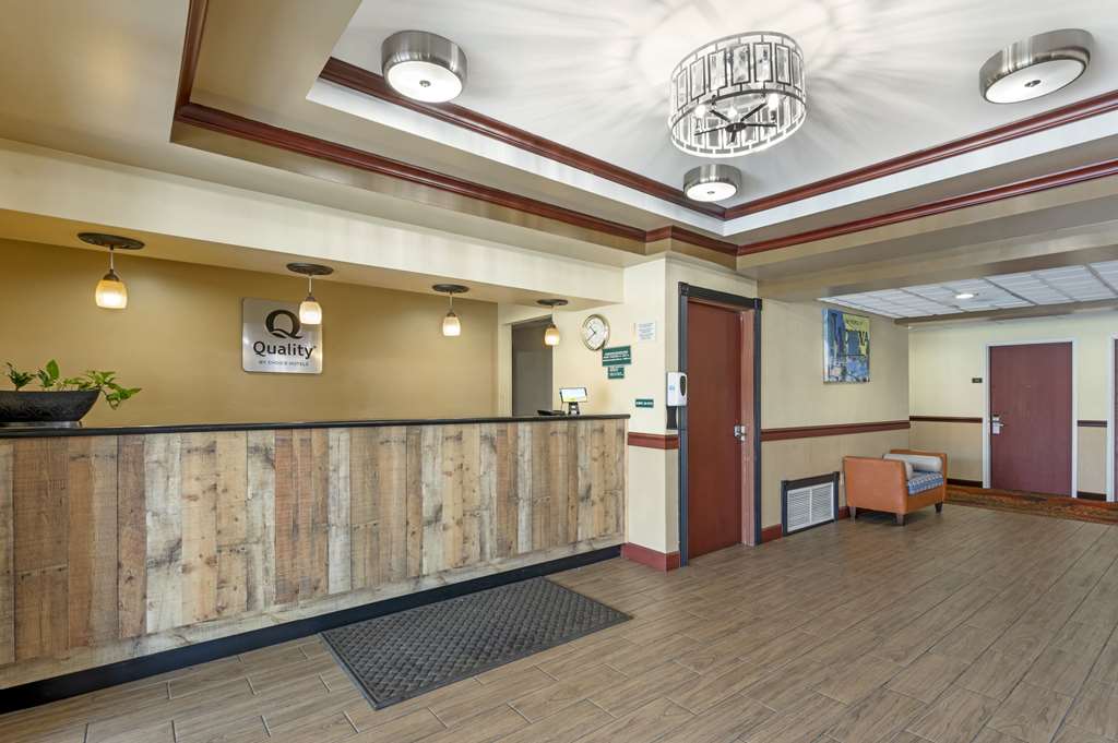 Best Western Airport Suites - photo 4