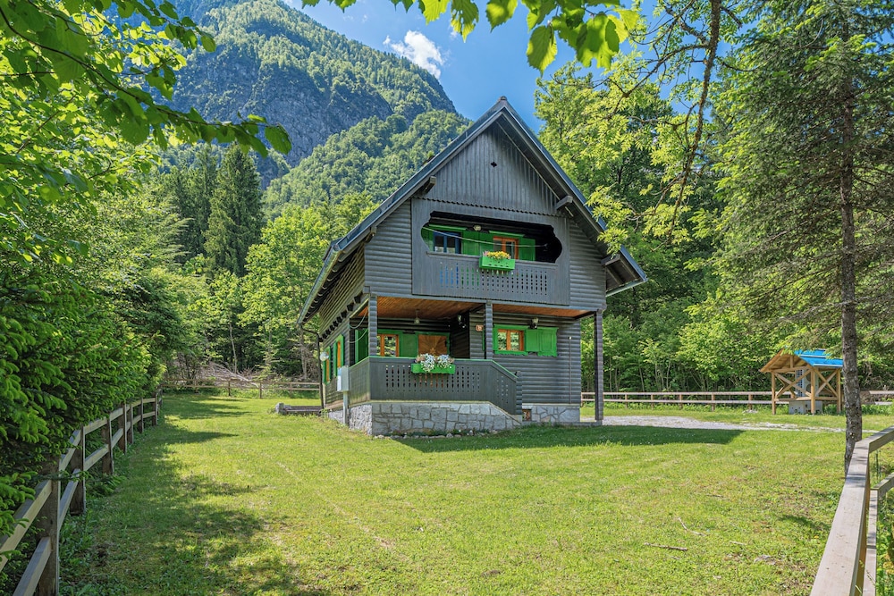 Bohinj Metka vacation house Pri Metki — 4-Star Luxury Hotel in Tolmin, Slovenia