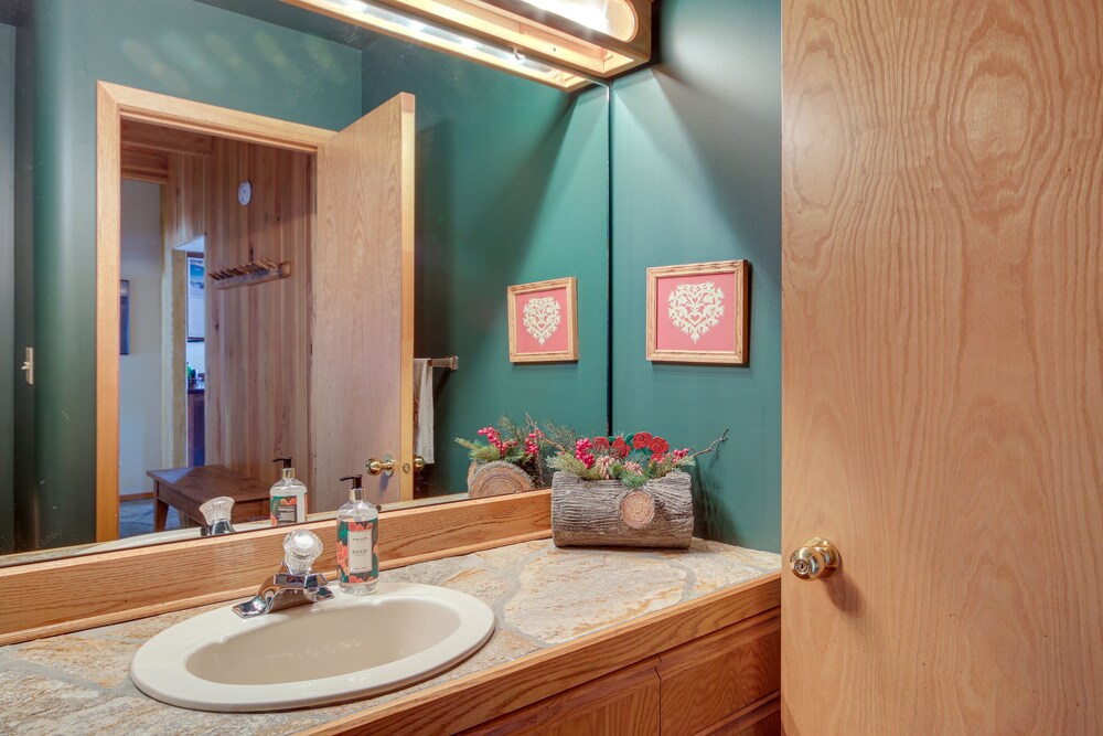 Big Sky Condo w Mountain Views 1 Mi to Resort - photo 16