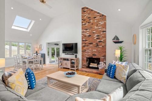 Minutes to Red River Beach Dog Friendly in Harwich, United States