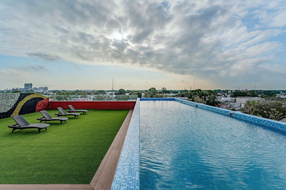 Rooftop pool