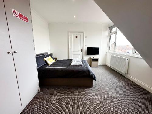Stylish Modern Private Apartment 15 Mins To Central London — 5-Star Luxury Hotel in Hendon, United Kingdom