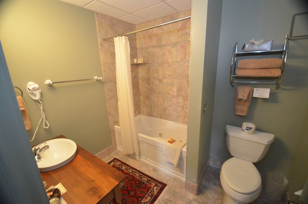The Black Hawk Hotel - photo 37