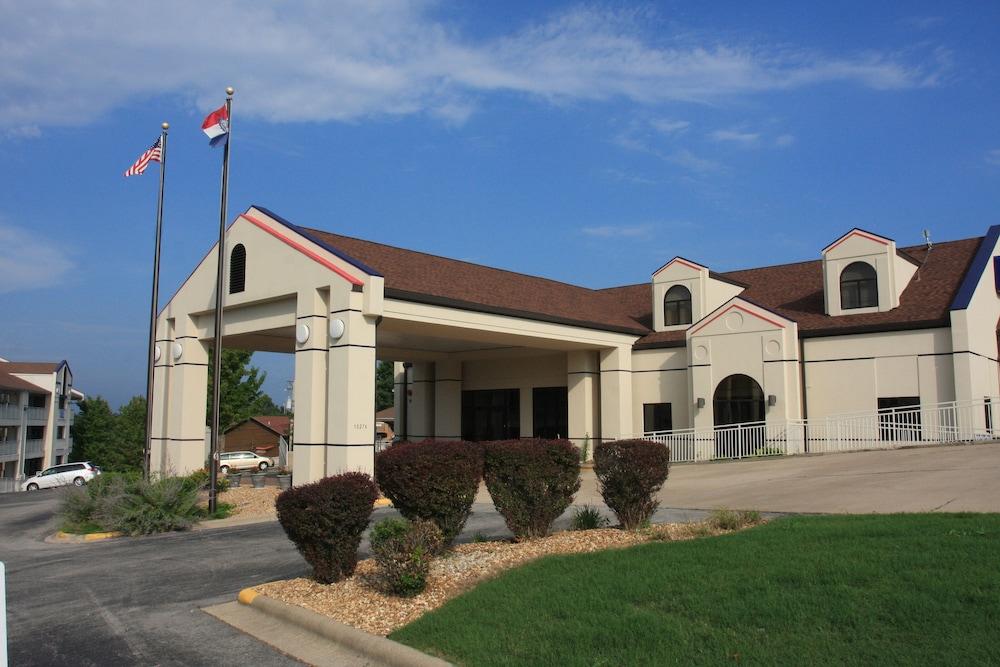 Howard Johnson Hotel - photo 3