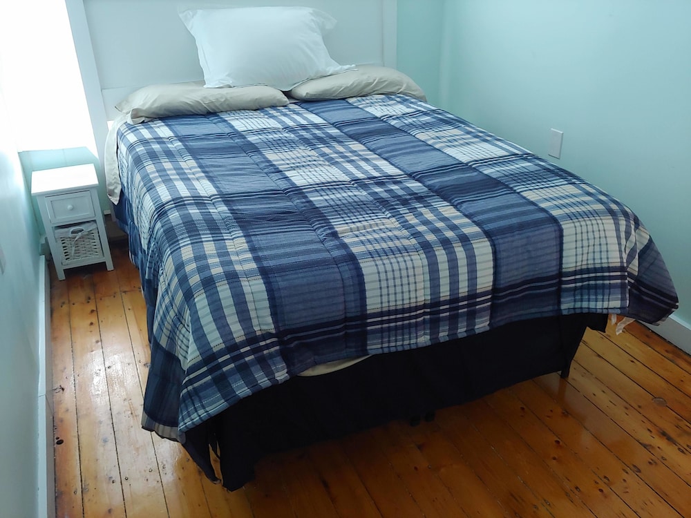 White Gull Hotel — Hampton