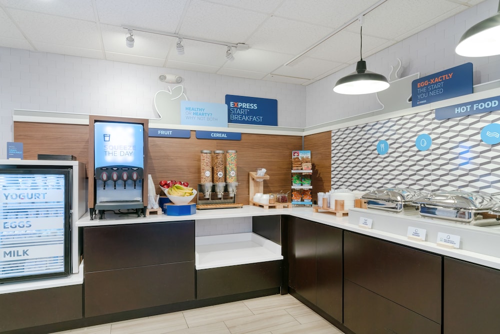 Holiday Inn Express Prince Frederick by IHG - photo 26