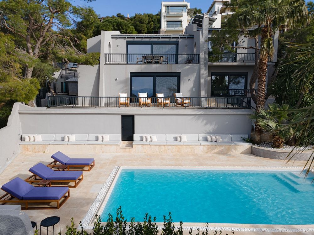 Athenian Black Villa — 4-Star Luxury Hotel in Saronida, Greece