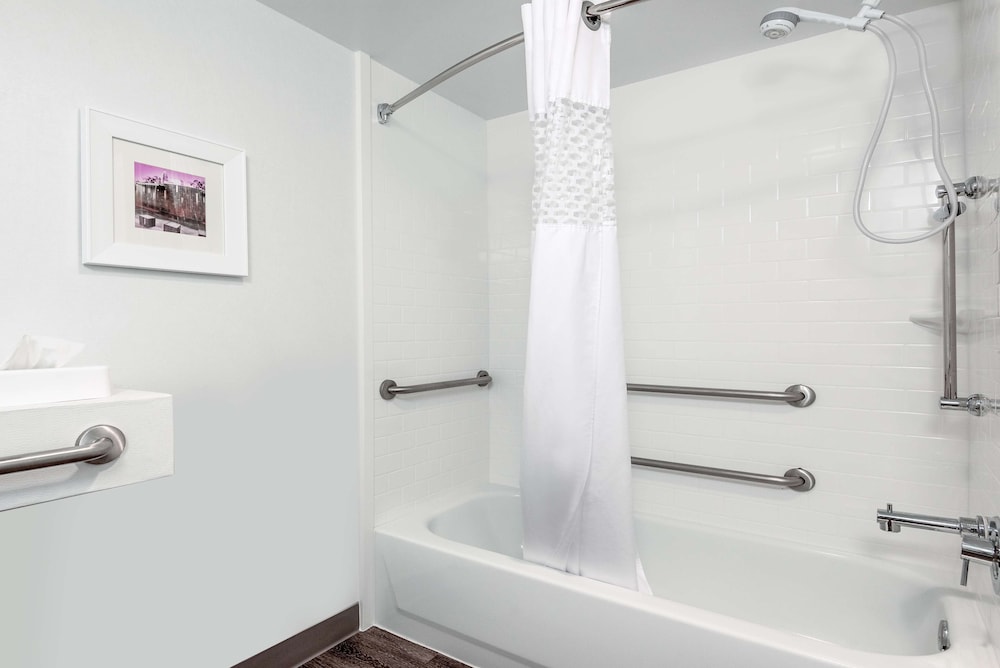 Hampton Inn Charlotte Uptown - photo 23