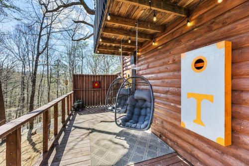 Treehouse Overlook by Avada Properties — 4-Star Luxury Hotel in Sevierville, United States