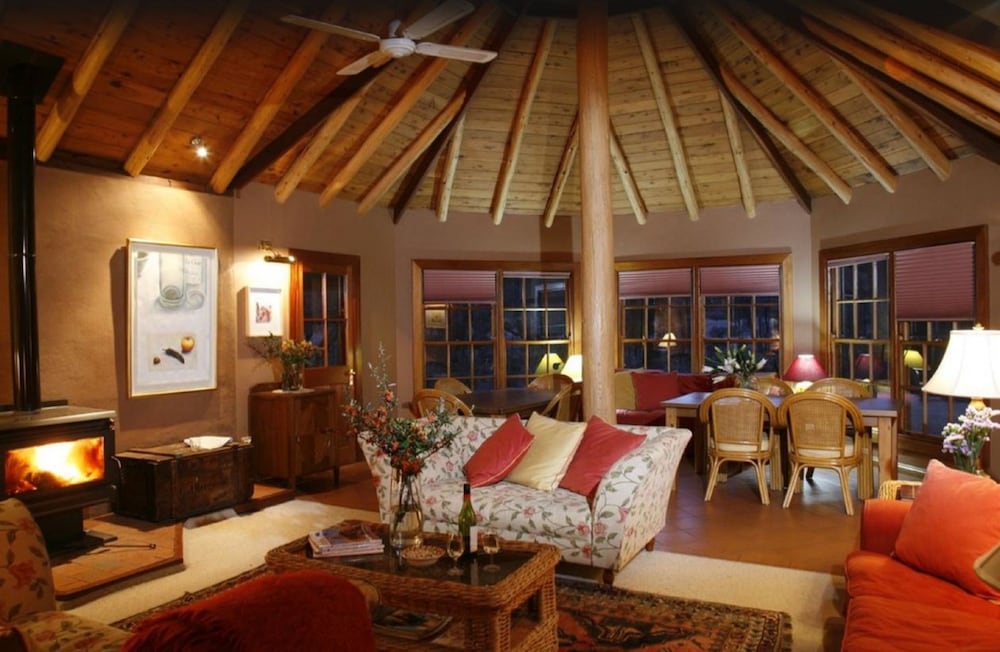 Wildwood Guesthouse — 4-Star Luxury Hotel in Mudgee, Australia