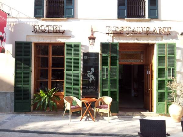 Hotelet Can Oms Chopin by Rentallorca in Petra, Spain