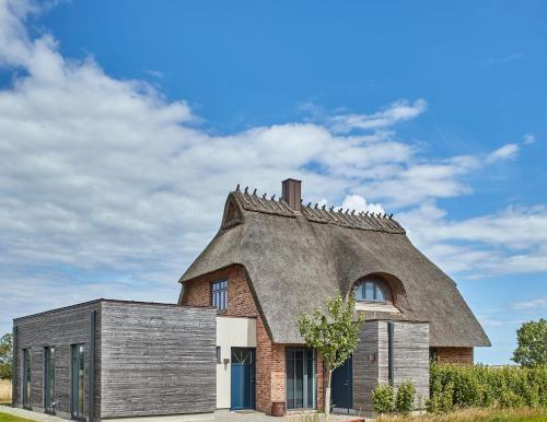 Reetdorf Geltinger Birk Atelierhaus Strandwall in Kappeln, Germany