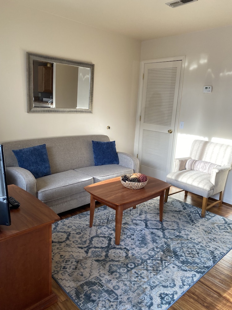 Affordable Corporate Suites Lanford - photo 38