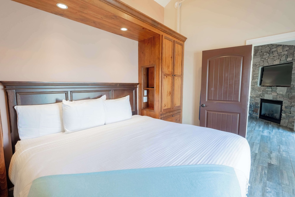 Norseman Resort on the Beach - photo 34