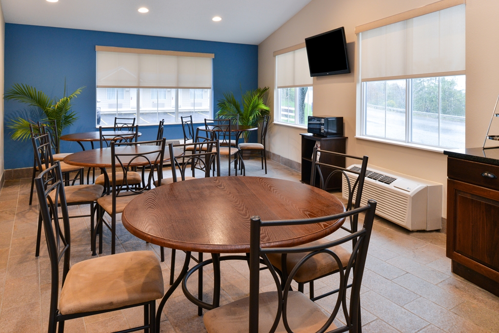 Americas Best Value Inn & Suites St. Clairsville Wheeling - photo 25