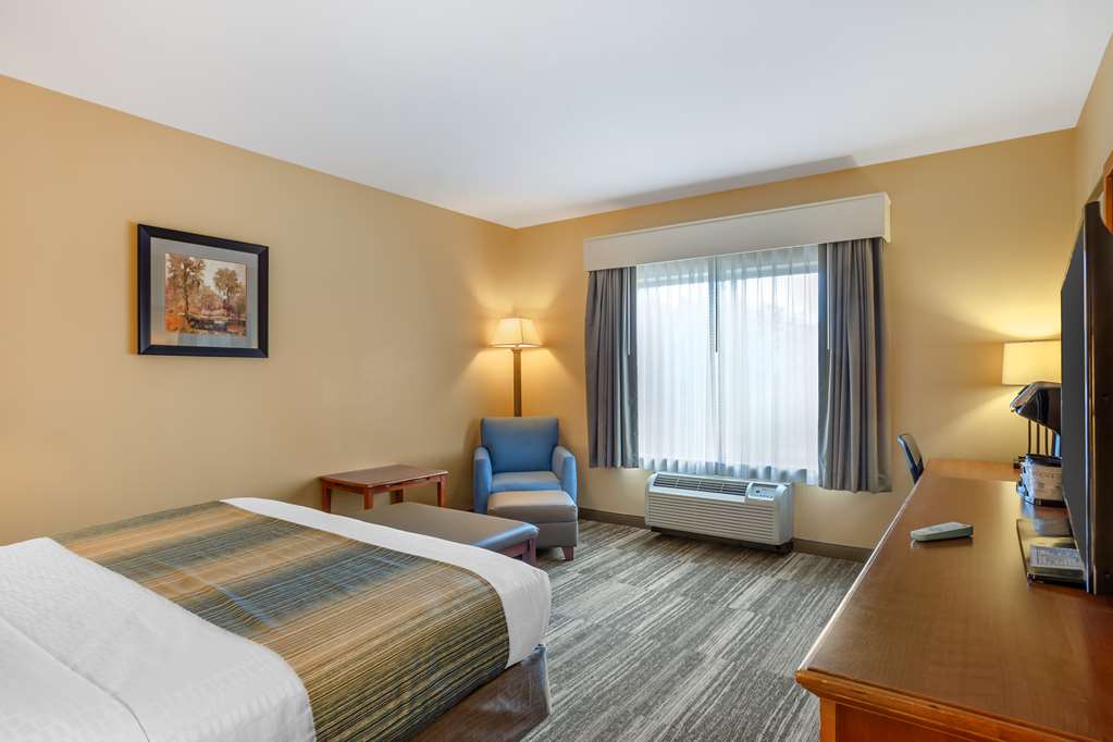 Best Western Plus University Park Inn & Suites - photo 21