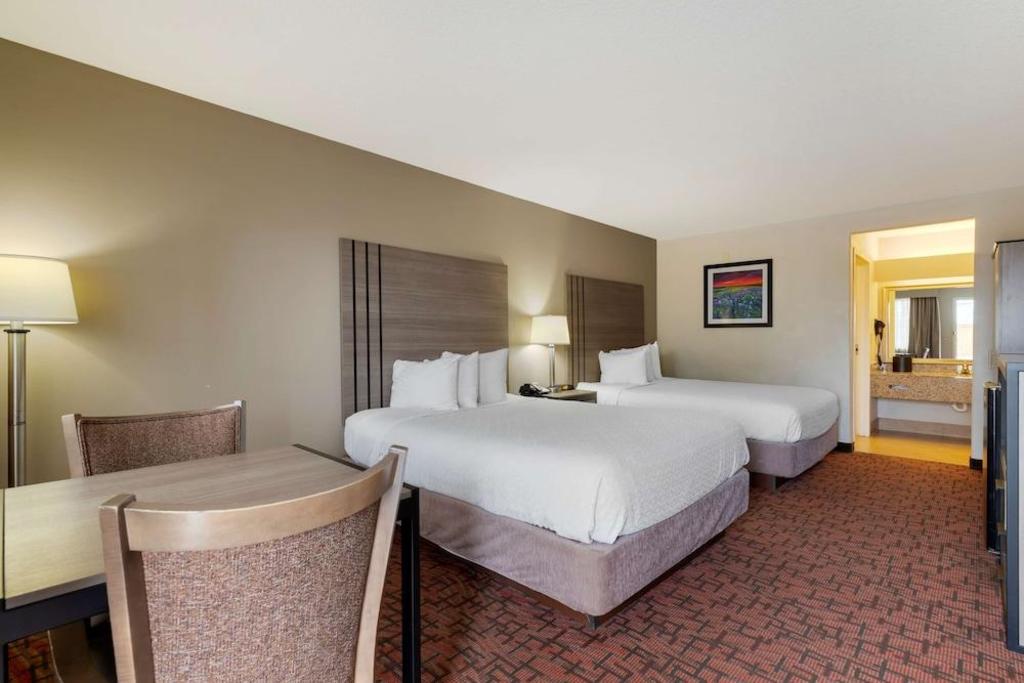 Marble Falls Inn - photo 41