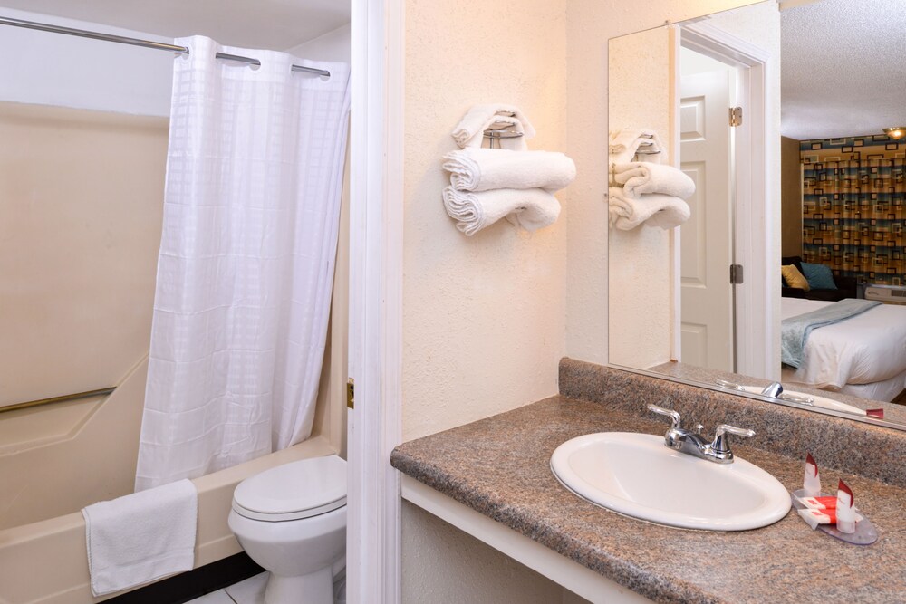 Red Carpet Inn Battleboro - photo 35