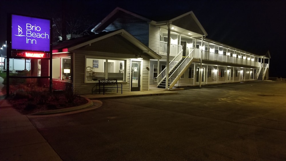 Brio Beach Inn - photo 46