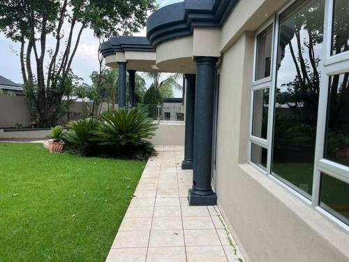 Korsmans Delights Large House — 4-Star Luxury Hotel in Benoni, South Africa