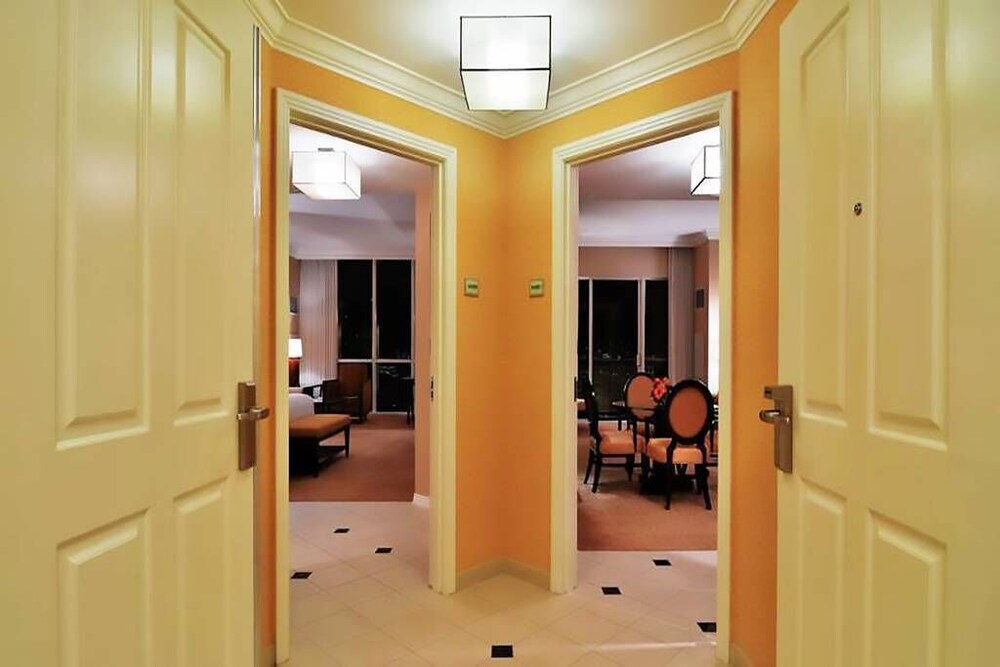ABZ Signature Suites - photo 6