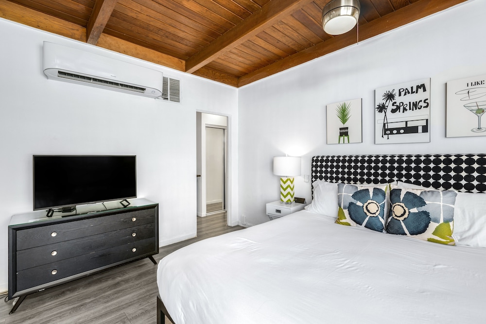 The Three Fifty Hotel - photo 9