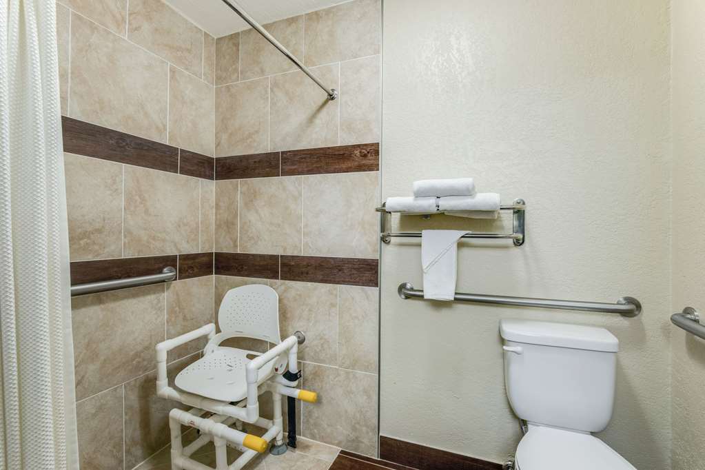 Econo Lodge Madison East - photo 21