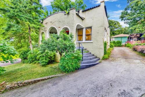 Family and Pet friendly Charming Cozy Casita in Birmingham, United States