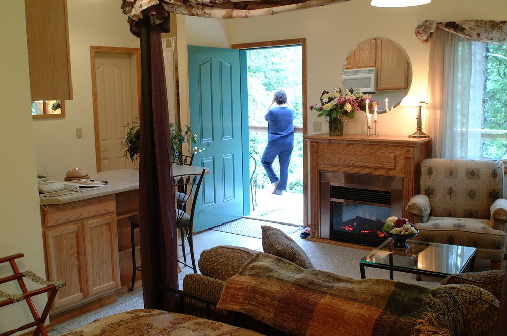 Pearson’s Pond Luxury Inn & Spa — Juneau — photo 3