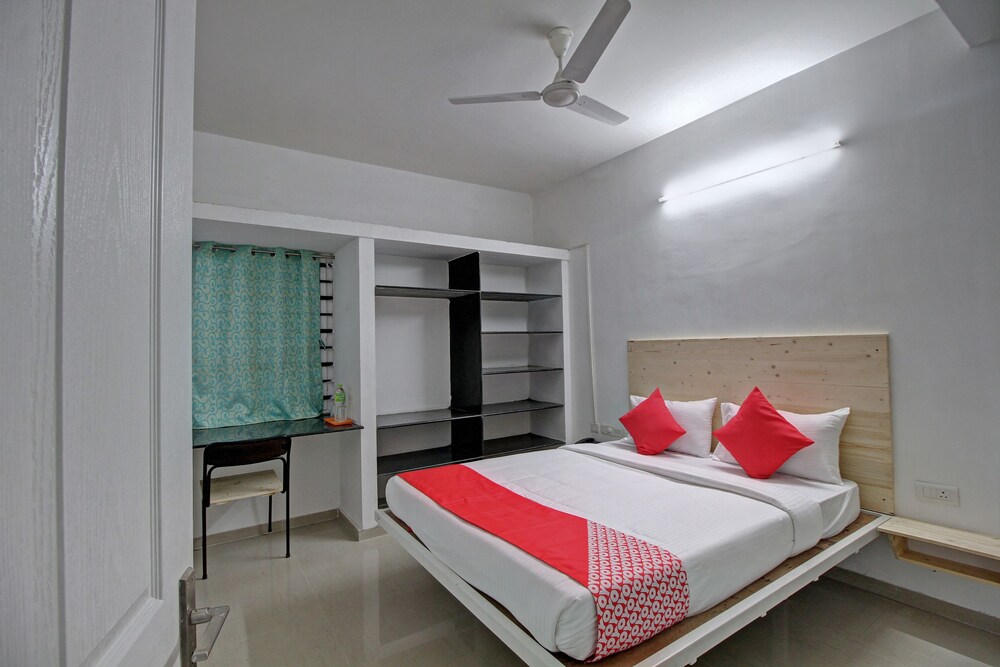 Oyo 28223 Sri Sharu Enclave — Coimbatore