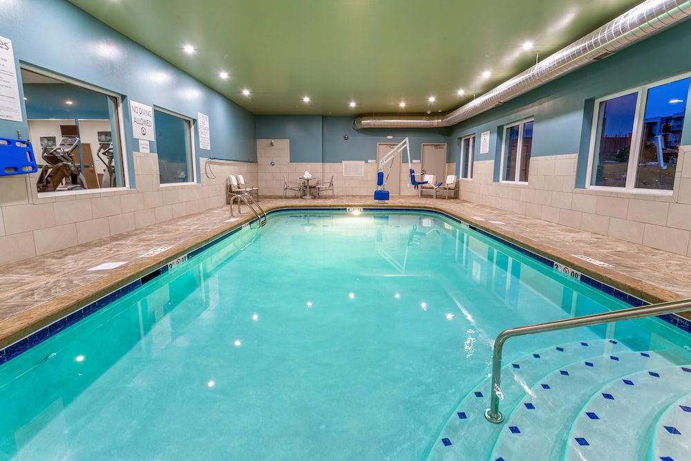 Holiday Inn Express & Suites Columbus Worthington by IHG - photo 17