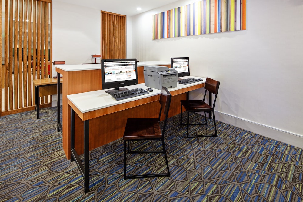 Holiday Inn Express & Suites Clovis Fresno Area by IHG - photo 17