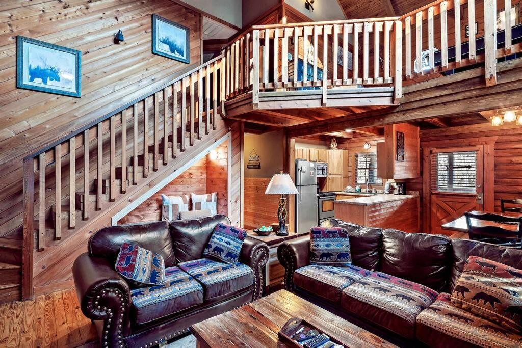 Mama Bear's Retreat — 4-Star Luxury Hotel in Sevierville, United States