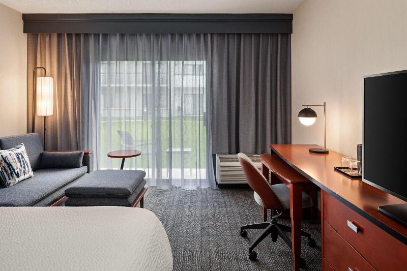 Courtyard Chicago Waukegan Gurnee - photo 41