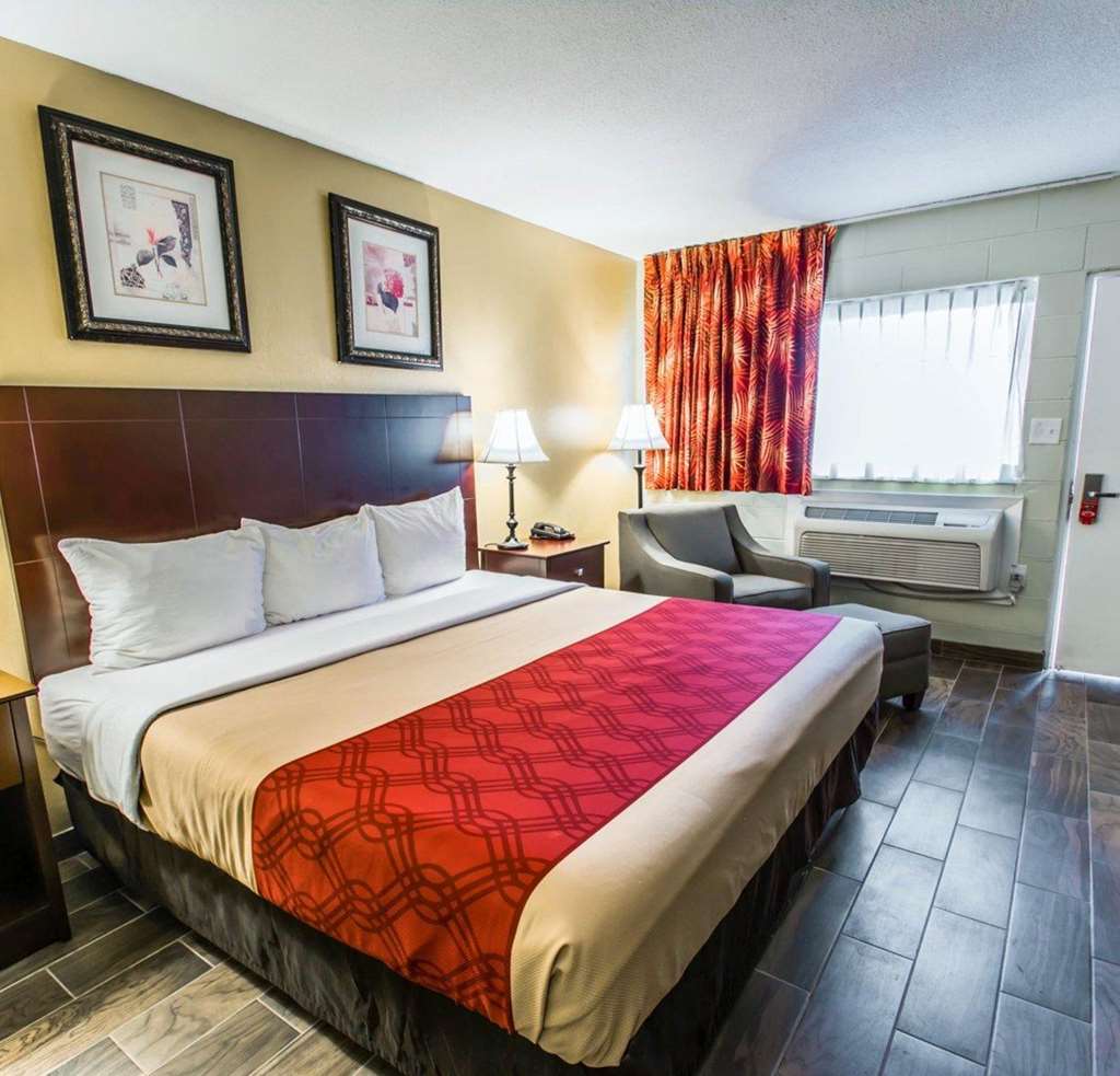 Econo Lodge Cocoa Beach near the Port - photo 15