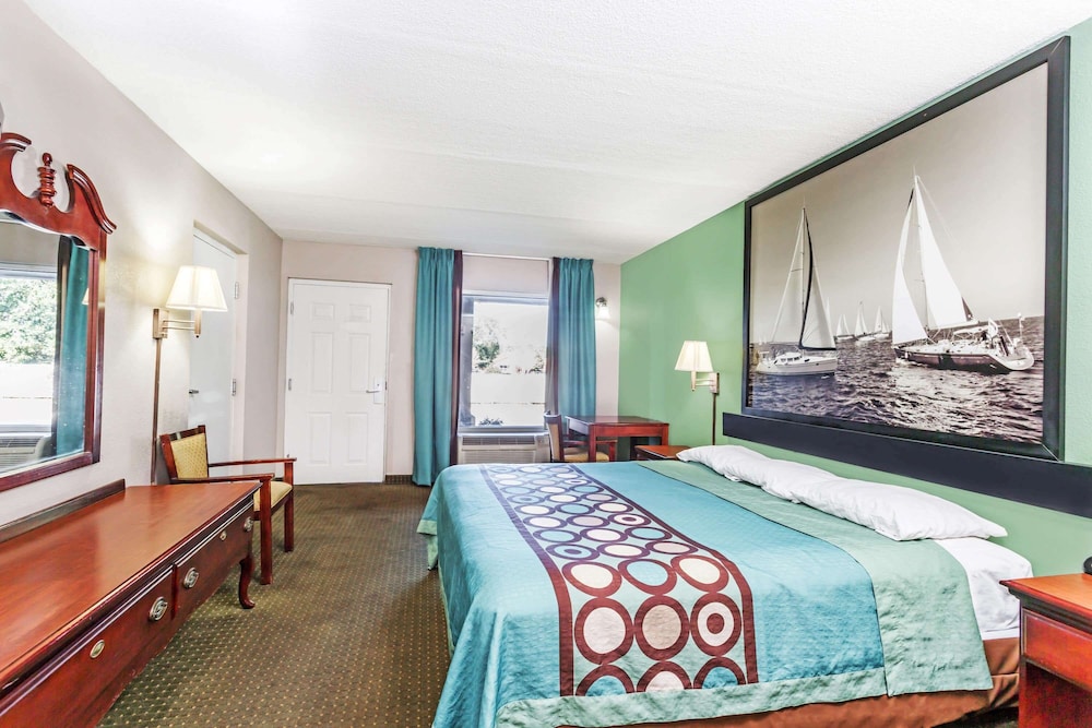 Super 8 by Wyndham Marianna I 10 - photo 17