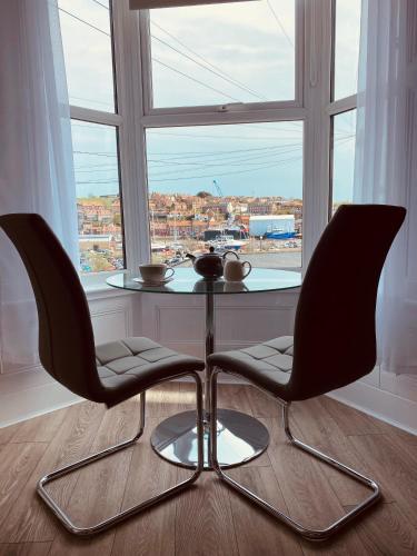 Tideway Apartment with Private Parking Space