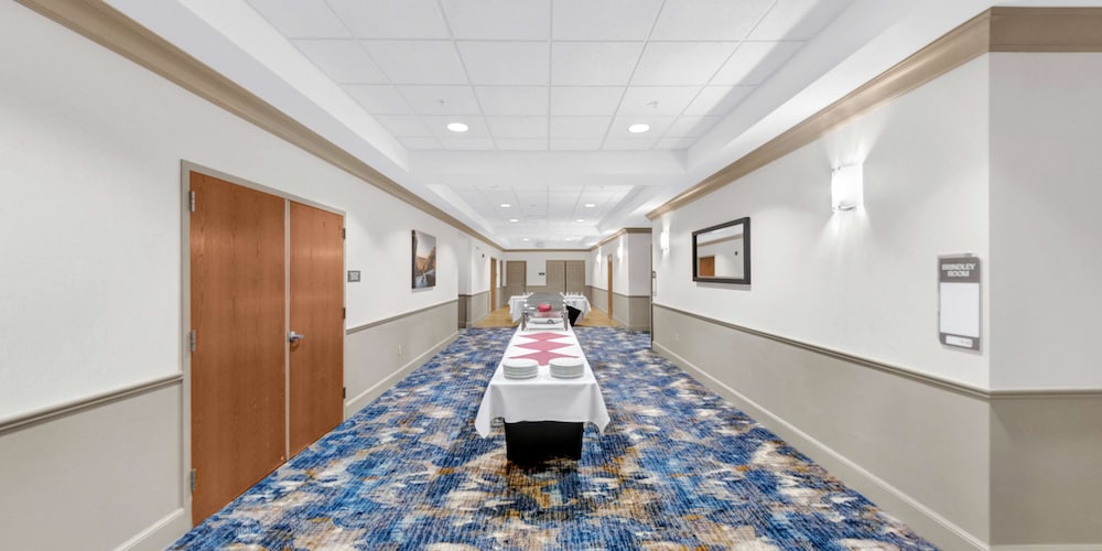 Hilton Garden Inn Ithaca - photo 36