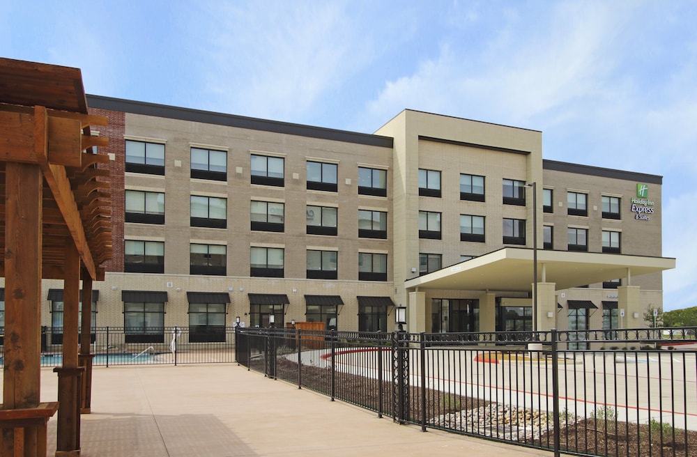 Holiday Inn Express & Suites Dallas Frisco NW Toyota Stdm by IHG - photo 40