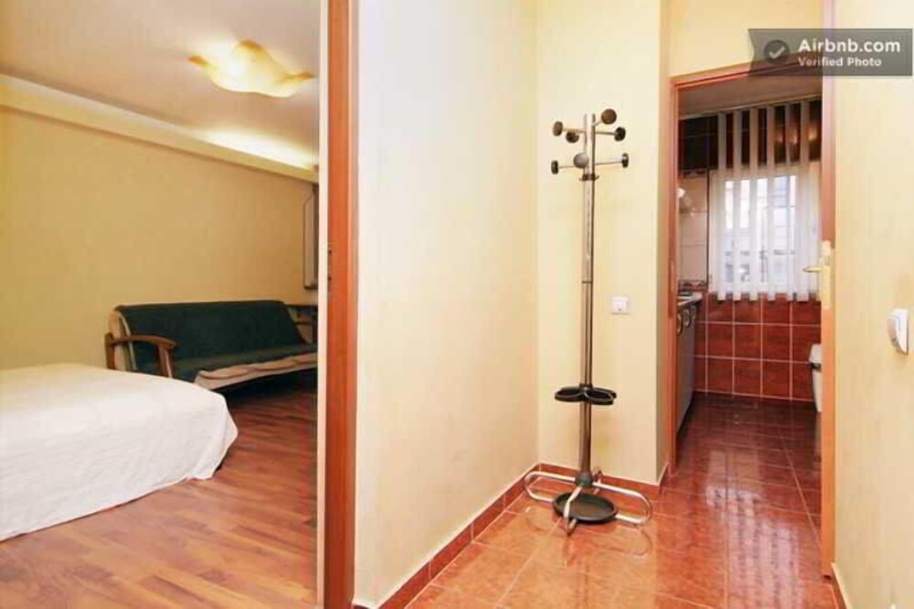 Nek Accommodation - carbon neutral hotel in Bucharest