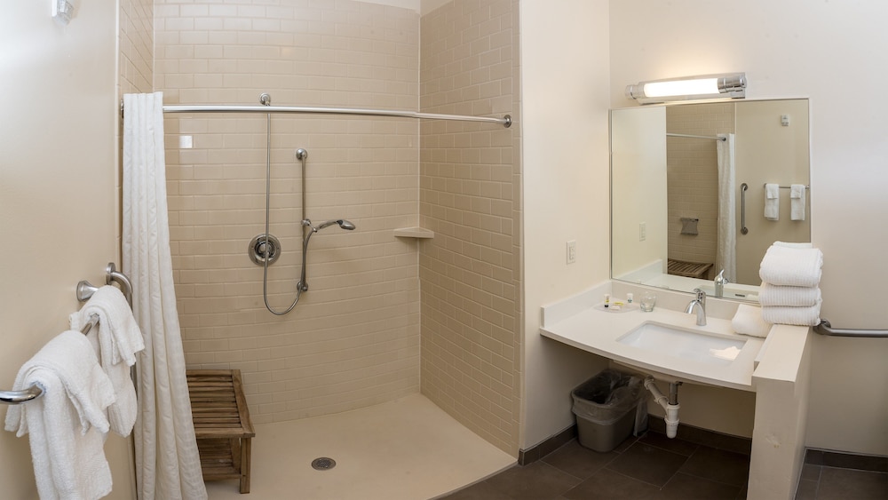 Candlewood Suites St. Joseph Benton Harbor by IHG - photo 8